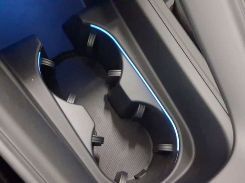 New 2025 Porsche Macan 4S Electric image 30