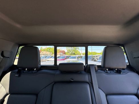Used 2024 Chevrolet Silverado 1500 LT Trail Boss w/ Convenience Package II AWD/4WD image 32