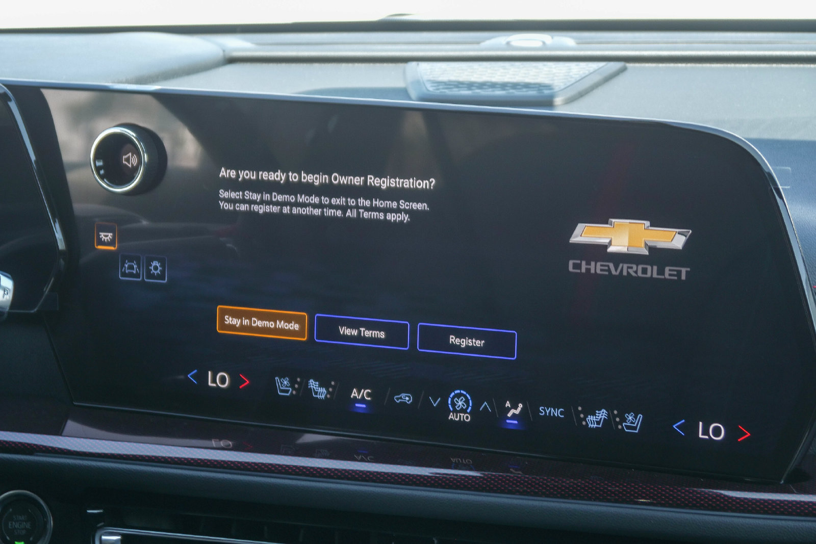 New 2026 Chevrolet Traverse RS w/ LPO, Floor Liner Package FWD image 12