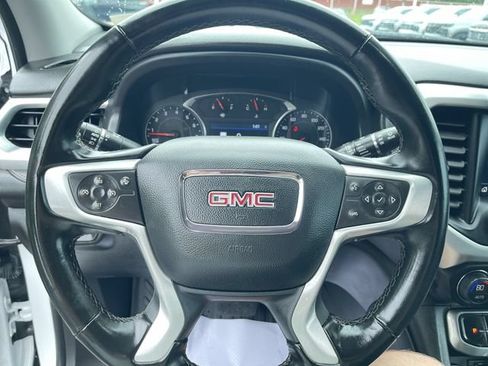 Certified 2023 GMC Acadia SLT FWD image 11