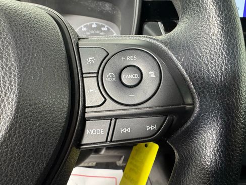 Used 2025 Toyota Corolla LE image 16