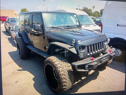 Used 2018 Jeep Wrangler Unlimited Rubicon image 1