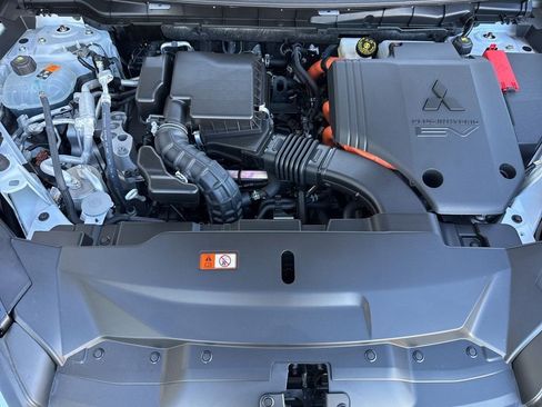 New 2025 Mitsubishi Outlander SEL image 33