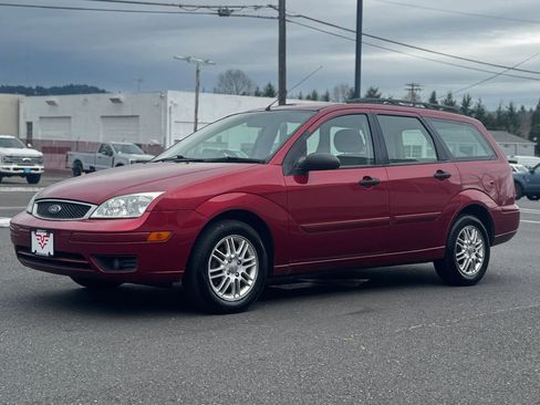 Used 2005 Ford Focus SE image 2