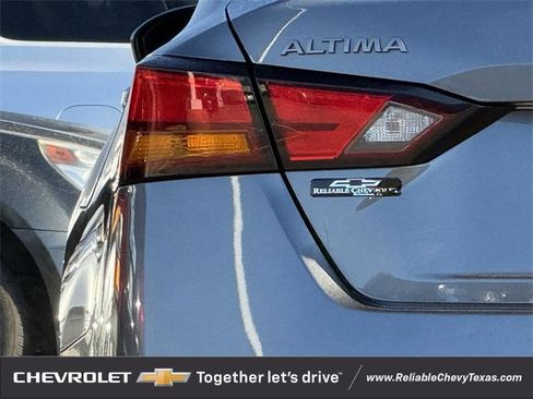 Used 2024 Nissan Altima 2.5 SR image 8