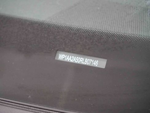 Used 2024 Porsche Macan image 29