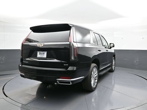 Used 2024 Cadillac Escalade Premium Luxury AWD/4WD image 6