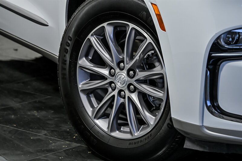 Used 2022 Buick Enclave Premium FWD image 3