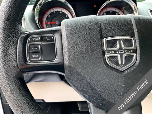 Used 2019 Dodge Grand Caravan SE w/ UConnect Hands-Free Group FWD image 15
