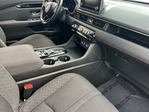 Certified 2025 Honda Pilot Sport image 31