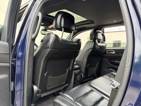 Used 2017 Jeep Grand Cherokee Limited AWD/4WD image 25