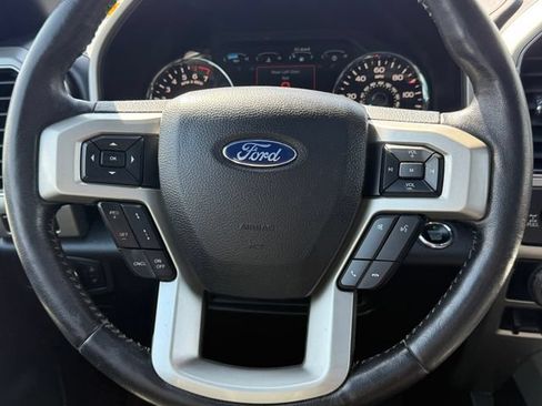 Used 2019 Ford F150 Lariat w/ Equipment Group 502A Luxury AWD/4WD image 8