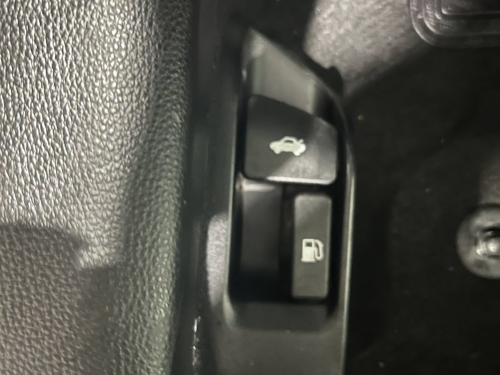 Used 2024 Toyota Corolla LE FWD image 39