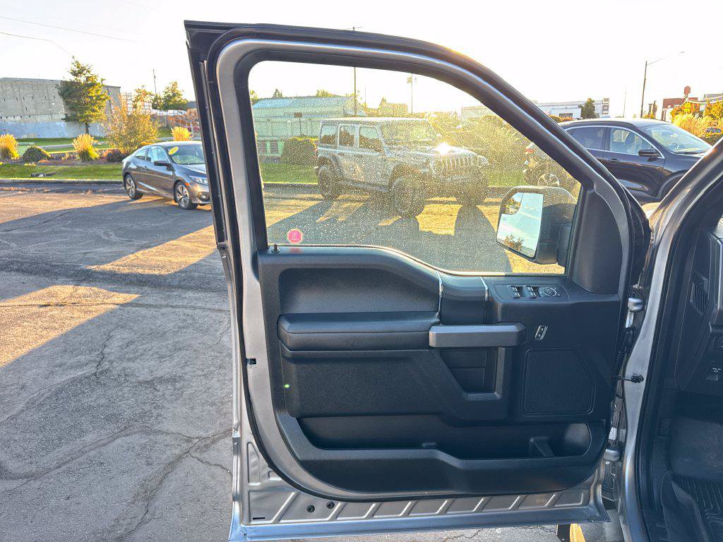 Used 2020 Ford F150 XLT w/ Equipment Group 302A Luxury AWD/4WD image 16