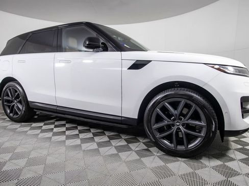 Used 2024 Land Rover Range Rover Sport SE AWD/4WD image 2