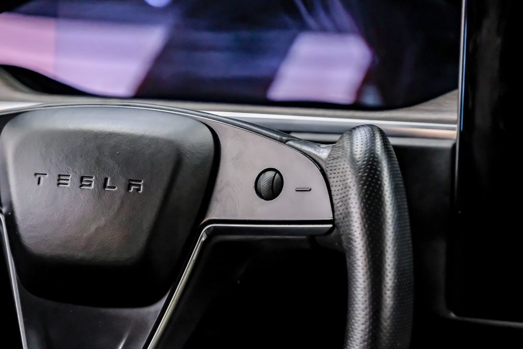 Used 2022 Tesla Model S AWD/4WD image 25
