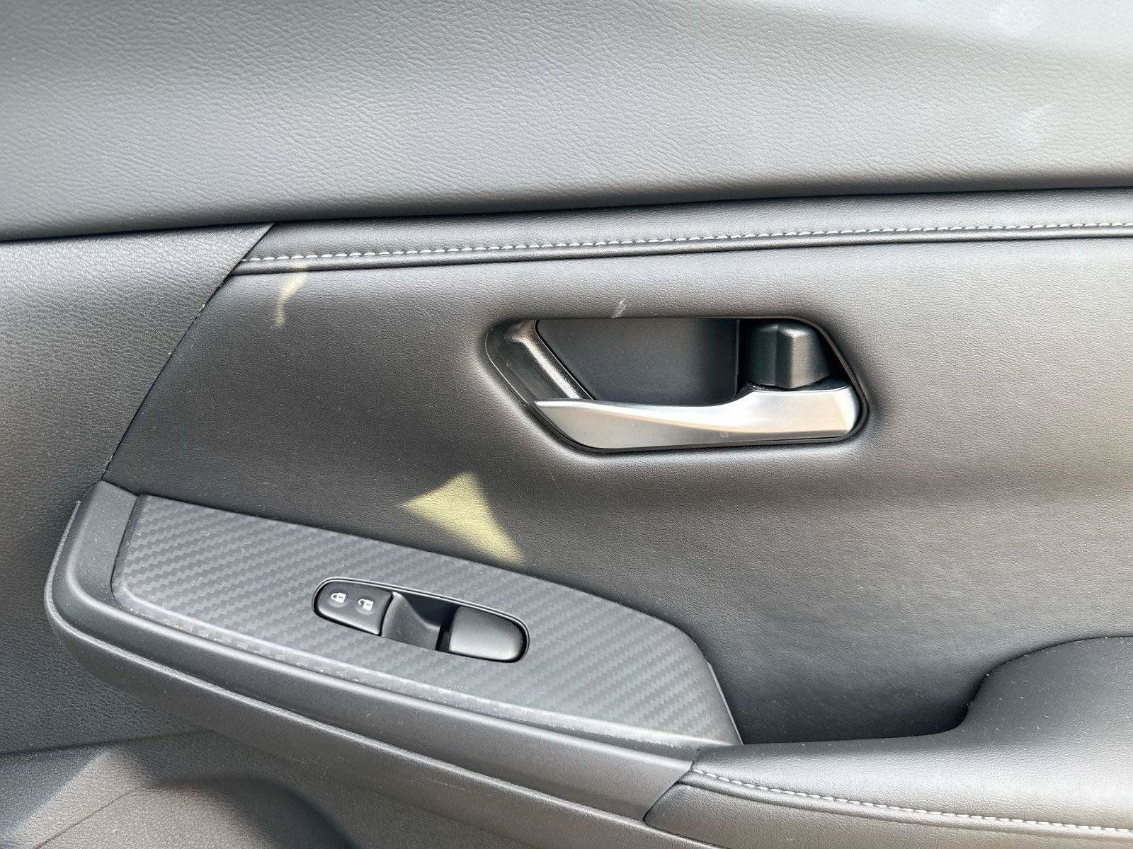 Used 2025 Nissan Sentra SV w/ Lighting Package FWD image 17