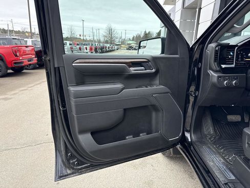 New 2026 GMC Sierra 1500 Elevation image 17