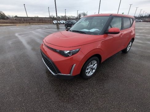 Used 2025 Kia Soul LX w/ LX Technology Package image 7