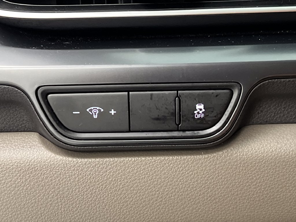 Used 2025 Kia Carnival FWD image 53