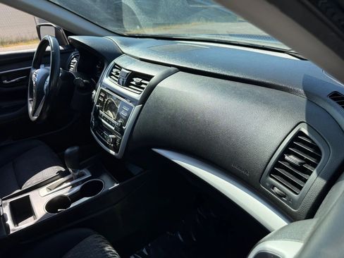 Used 2017 Nissan Altima 2.5 SV FWD image 19