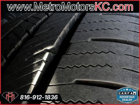 Used 2018 Ford Fusion SE w/ Fusion SE Technology Package image 13