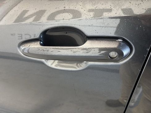 Used 2021 Toyota RAV4 LE image 9