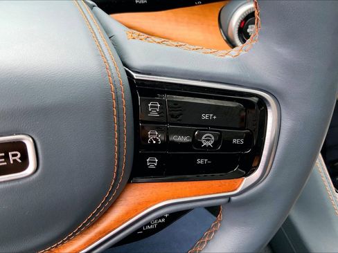 Certified 2022 Jeep Grand Wagoneer Series III image 17