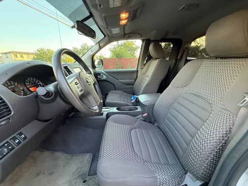 Used 2019 Nissan Frontier SV w/ Value Truck Package AWD/4WD image 11