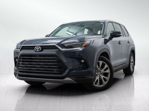 Used 2025 Toyota Grand Highlander AWD image 1