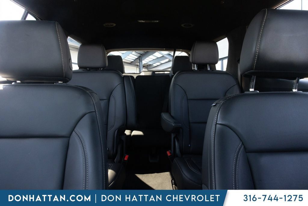 Used 2023 Chevrolet Traverse LT w/ LT Premium Package AWD/4WD image 15