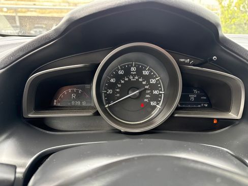 Used 2018 MAZDA MAZDA3 Sport image 32