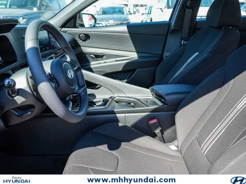 New 2025 Hyundai Elantra Sport FWD image 21
