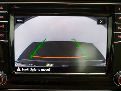 Used 2017 Volkswagen Jetta SE image 17