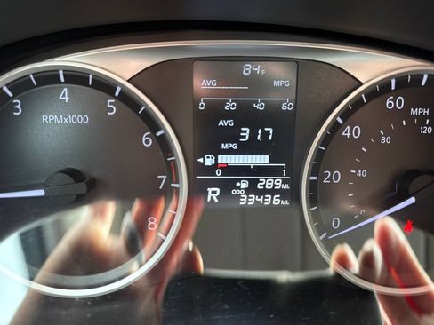 Used 2021 Nissan Kicks S FWD image 6