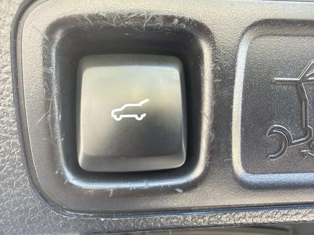 Used 2019 Ford Expedition XLT w/ Equipment Group 202A RWD image 21
