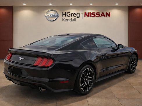 Used 2018 Ford Mustang Coupe w/ Equipment Group 101A RWD image 4