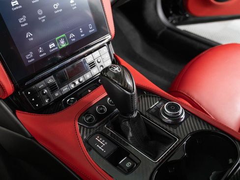 Used 2018 Maserati GranTurismo MC RWD image 6