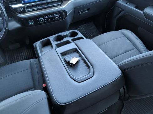 Used 2022 Chevrolet Silverado 1500 LT AWD/4WD image 23