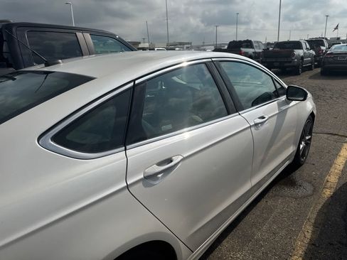 Used 2016 Ford Fusion Titanium FWD image 10