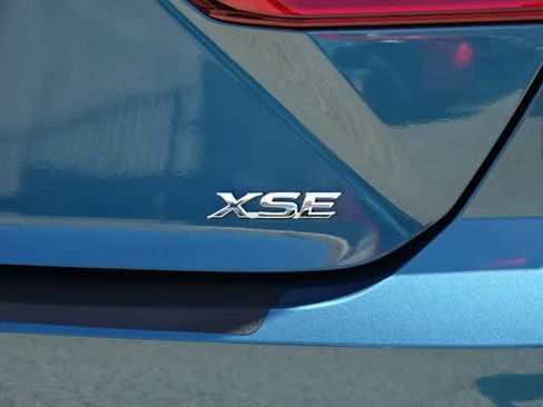 Used 2025 Toyota Camry XSE FWD image 10