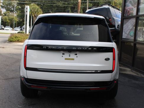 Used 2023 Land Rover Range Rover SE image 8