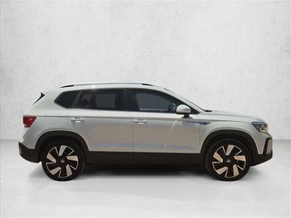 Used 2024 Volkswagen Taos SEL AWD/4WD video 4