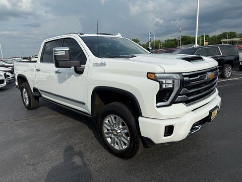 Used 2025 Chevrolet Silverado 2500 High Country w/ High Country Premium Package image 7