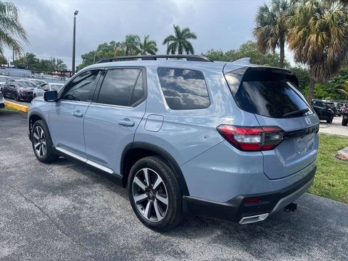 Used 2023 Honda Pilot Touring image 7