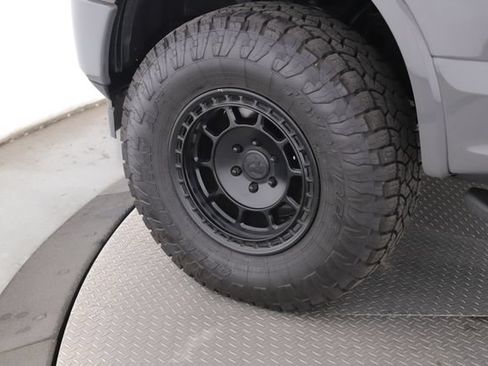 Used 2018 Ford F150 XLT w/ Equipment Group 302A Luxury AWD/4WD image 13