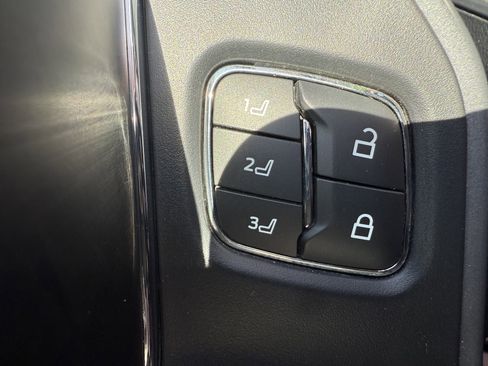 Used 2024 Ford F250 Lariat w/ Lariat Ultimate Package image 23