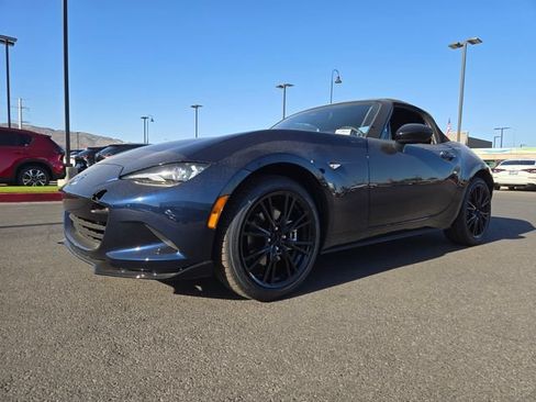 New 2026 MAZDA MX-5 Miata Club w/ Interior Package RWD image 2