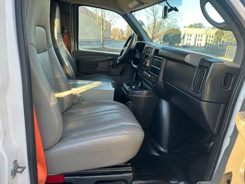 Used 2013 Chevrolet Express 2500 image 10