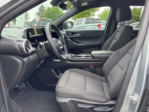 Used 2025 Chevrolet Equinox LT FWD image 9